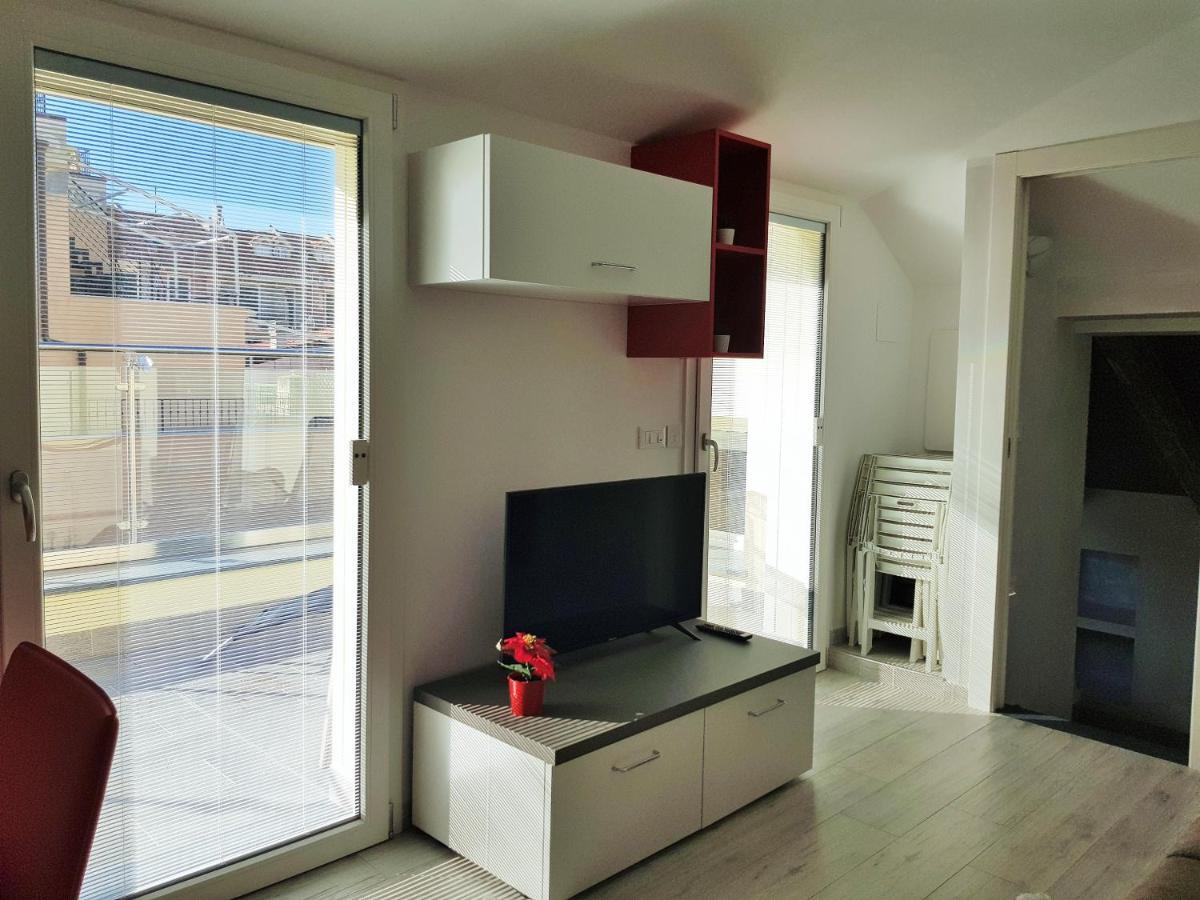 Casaviva - Casa Vacanze A Ceriale Con Terrazza Экстерьер фото